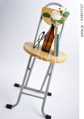 薔薇と本と眼鏡 薔薇と本と眼鏡 44807237