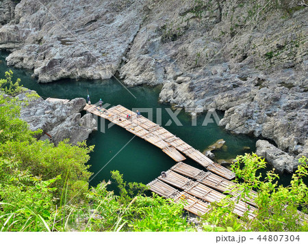 紀伊半島・熊野川、いかだ下りのスタート地点の眺め（１） 44807304