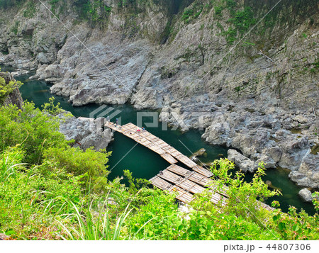 紀伊半島・熊野川、いかだ下りのスタート地点の眺め（２） 44807306