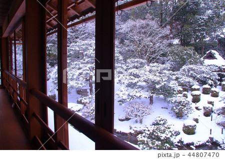 旧竹林院(大津市坂本)庭園の冬景色 旧竹林院(大津市坂本)庭園の冬景色 44807470