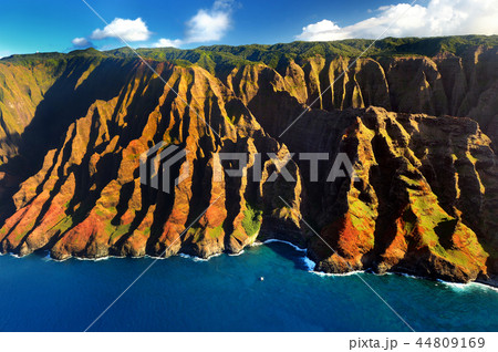Beautiful aerial view of spectacular Na Pali coast Beautiful aerial view of spectacular Na Pali coast 44809169