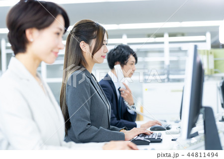 ビジネスウーマン、オフィス 44811494
