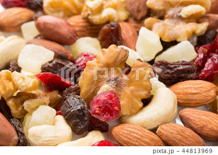 ドライフルーツとナッツ 44813969