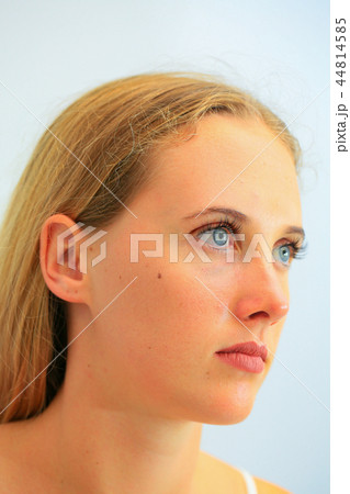 マツエクを施した女性（右側面） 44814585