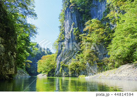 猊鼻渓壮夫岩 44814594