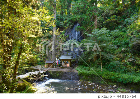 羽黒山 須賀の滝 神橋と祓川 羽黒山 須賀の滝 神橋と祓川 44815764