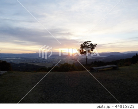 羽後町みはらし荘から見る日の出Ａ 44815825
