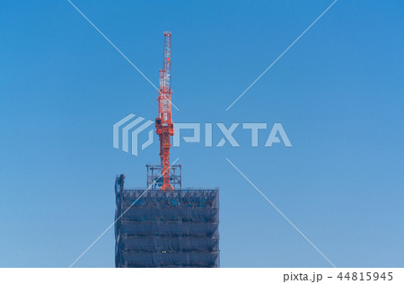 ビル・建設現場イメージ・青空 44815945