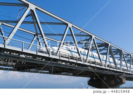 新幹線と鉄橋 新幹線と鉄橋 44815948
