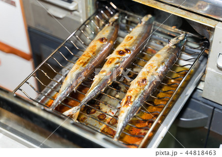 秋刀魚　グリルで焼いたサンマ 44818463