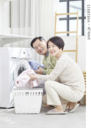 夫婦 韓国人 中年 44818915