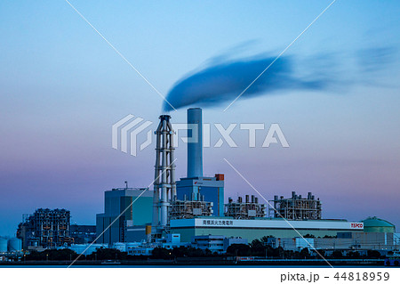 日没後の火力発電所　磯子 44818959