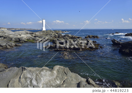 三浦半島城ヶ島【秋】安房崎灯台と磯場 三浦半島城ヶ島【秋】安房崎灯台と磯場 44819223
