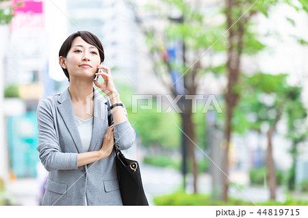 スーツの女性 オフィスレディ 新緑 OL ビジネス スーツ ポートレート リクルート スーツの女性 オフィスレディ 新緑 OL ビジネス スーツ ポートレート リクルート 44819715
