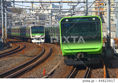 山手線の新旧車両 44823917