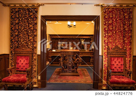 サターンの椅子（正面・両方） 44824776