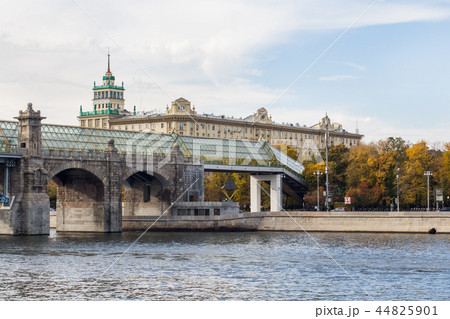 Andreevsky pedestrian bridge over the river, 44825901