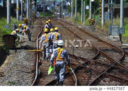 鉄道の保線作業 44827567