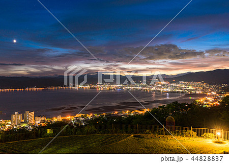 《長野県》諏訪湖の夜景・立石公園より 《長野県》諏訪湖の夜景・立石公園より 44828837
