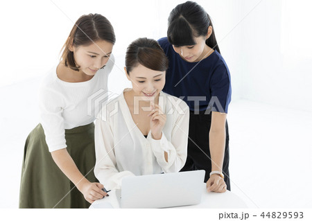 ビジネスシーン、女性チーム 44829593