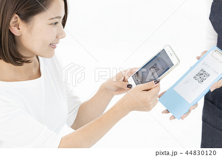 キャッシュレス決済、　スマホ決済 44830120