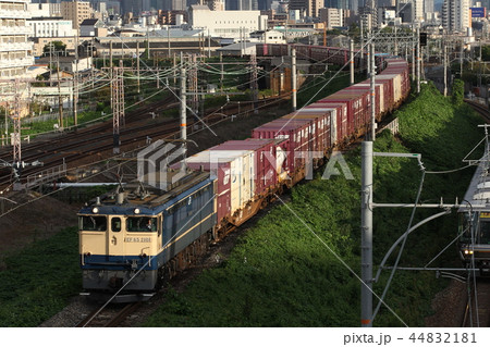 EF65形2000番台機関車牽引コンテナ貨物列車 44832181
