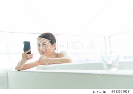 ミドルシニア ビューティー ライフスタイルイメージ 44839908