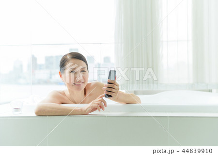 ミドルシニア ビューティー ライフスタイルイメージ 44839910