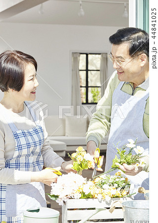 夫婦 韓国人 中年 44841025