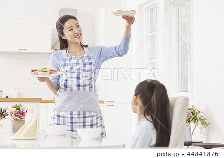 生活 娘 食事 44841876