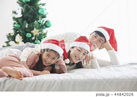 家族 ファミリー 横になる 44842026