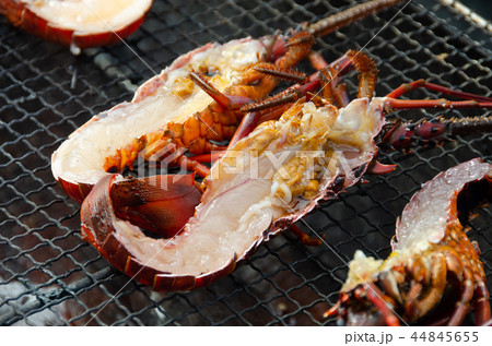 伊勢海老の炭火焼き 44845655