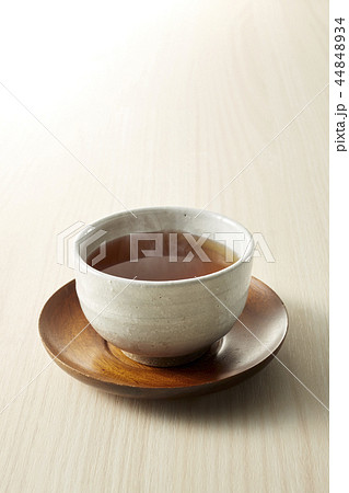 暖かいほうじ茶 (roasted green tea) 44848934