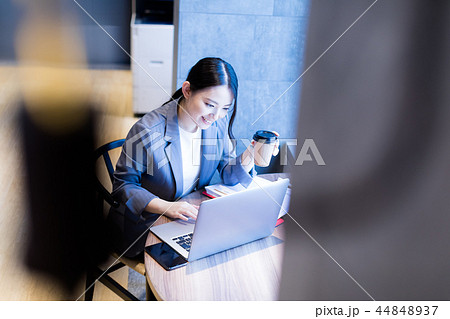 女性 女性 44848937