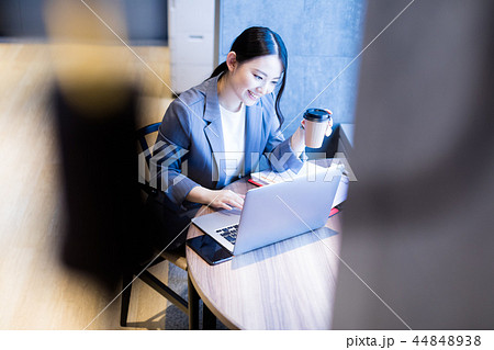 女性 女性 44848938