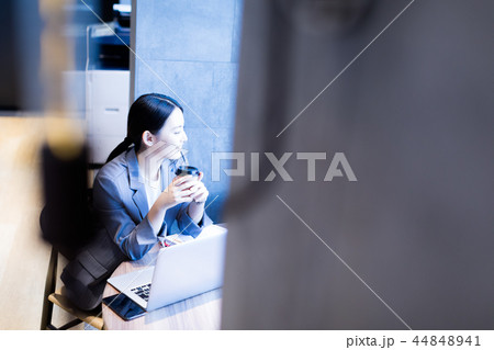 女性 女性 44848941