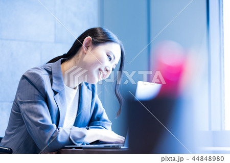 女性 女性 44848980