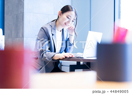 女性 女性 44849005