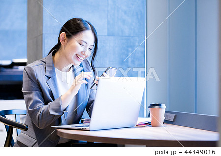 女性 女性 44849016