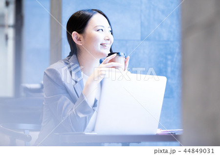 女性 女性 44849031