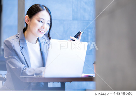 女性 女性 44849036