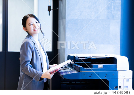 女性 女性 44849093