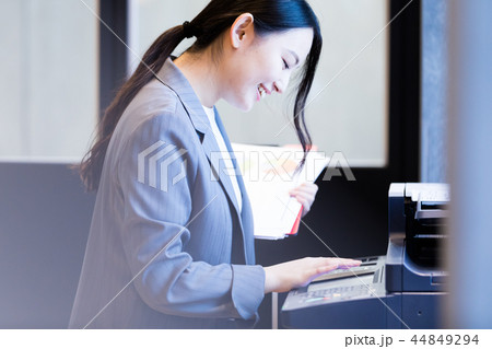 女性 女性 44849294