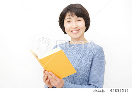 女性 ミドルエイジ 読書 女性 ミドルエイジ 読書 44855512