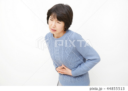 ミドル　女性　腹痛 44855513