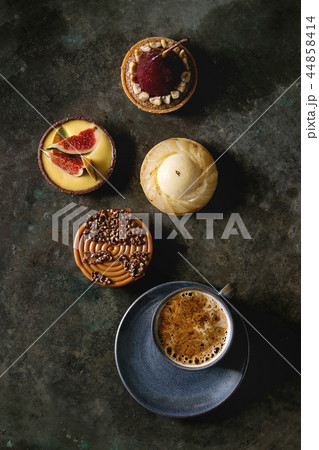 Variety of sweet tartlets 44858414