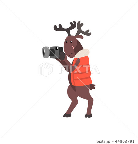 Deer in warm vest taking pictures with a...のイラスト素材 [44863791] - PIXTA