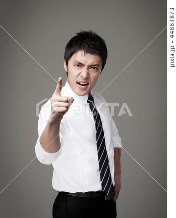 怒鳴り 怒り ビジネスマン 44863873