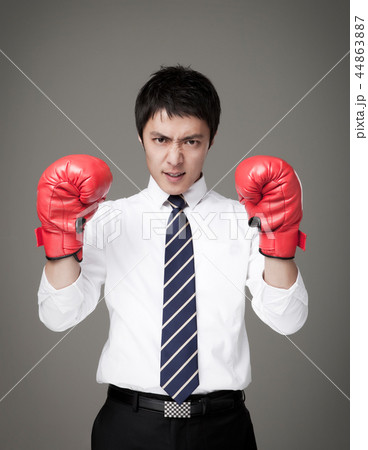 ボクシング グローブ ビジネスマン 44863887