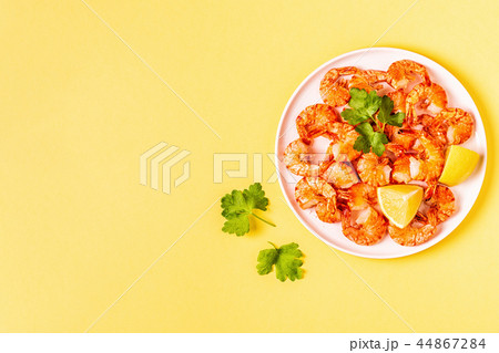 Grilled shrimps with lemon parsley and garlic 44867284
